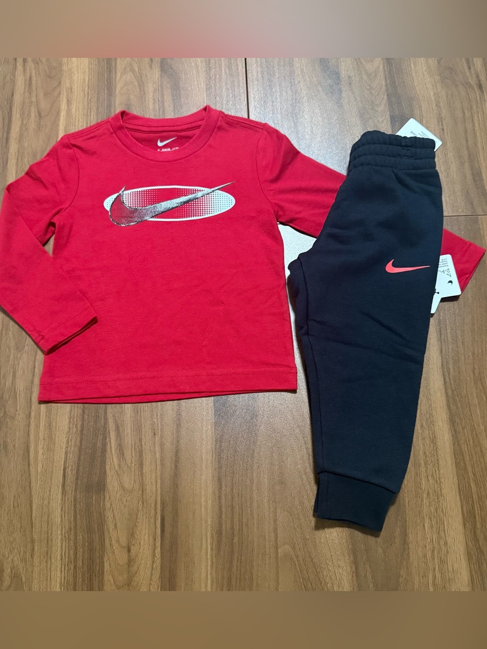 Nike Boys 2 Piece Set Size 2T NWT